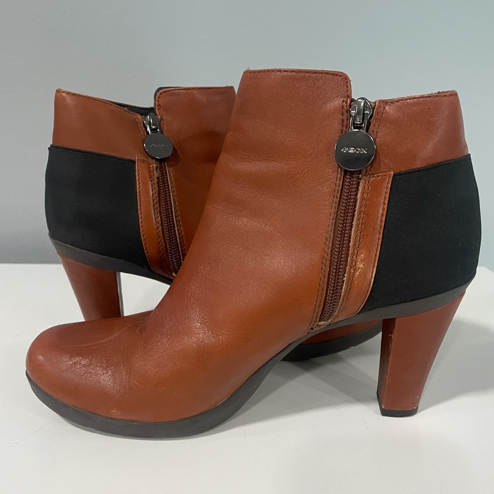 Women’s Geox Respira size 10 Italian patent zipper bootie